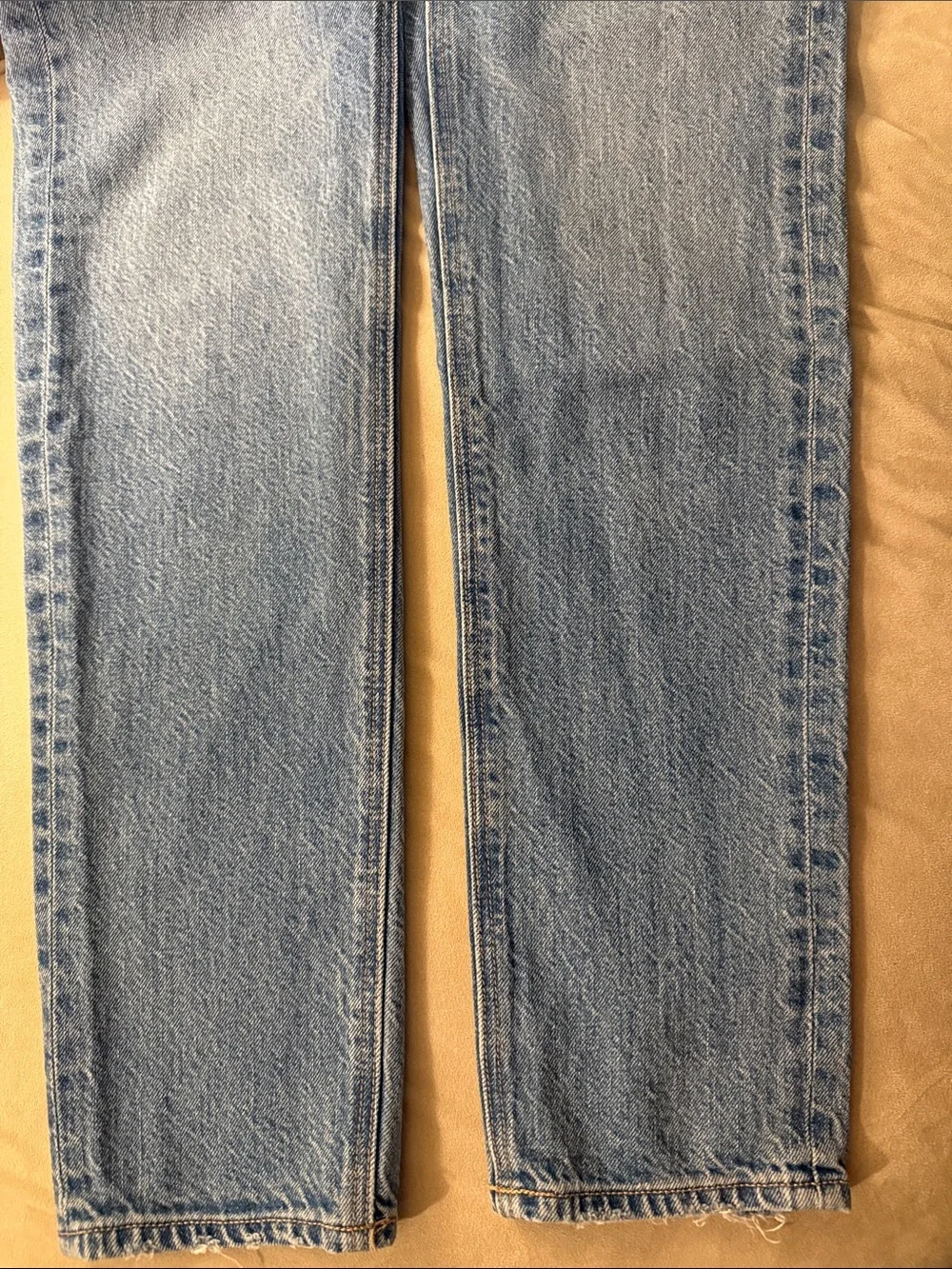AE American Eagle Women's V-Rise Mom Jean in Empire Blue Wash size 00 Long